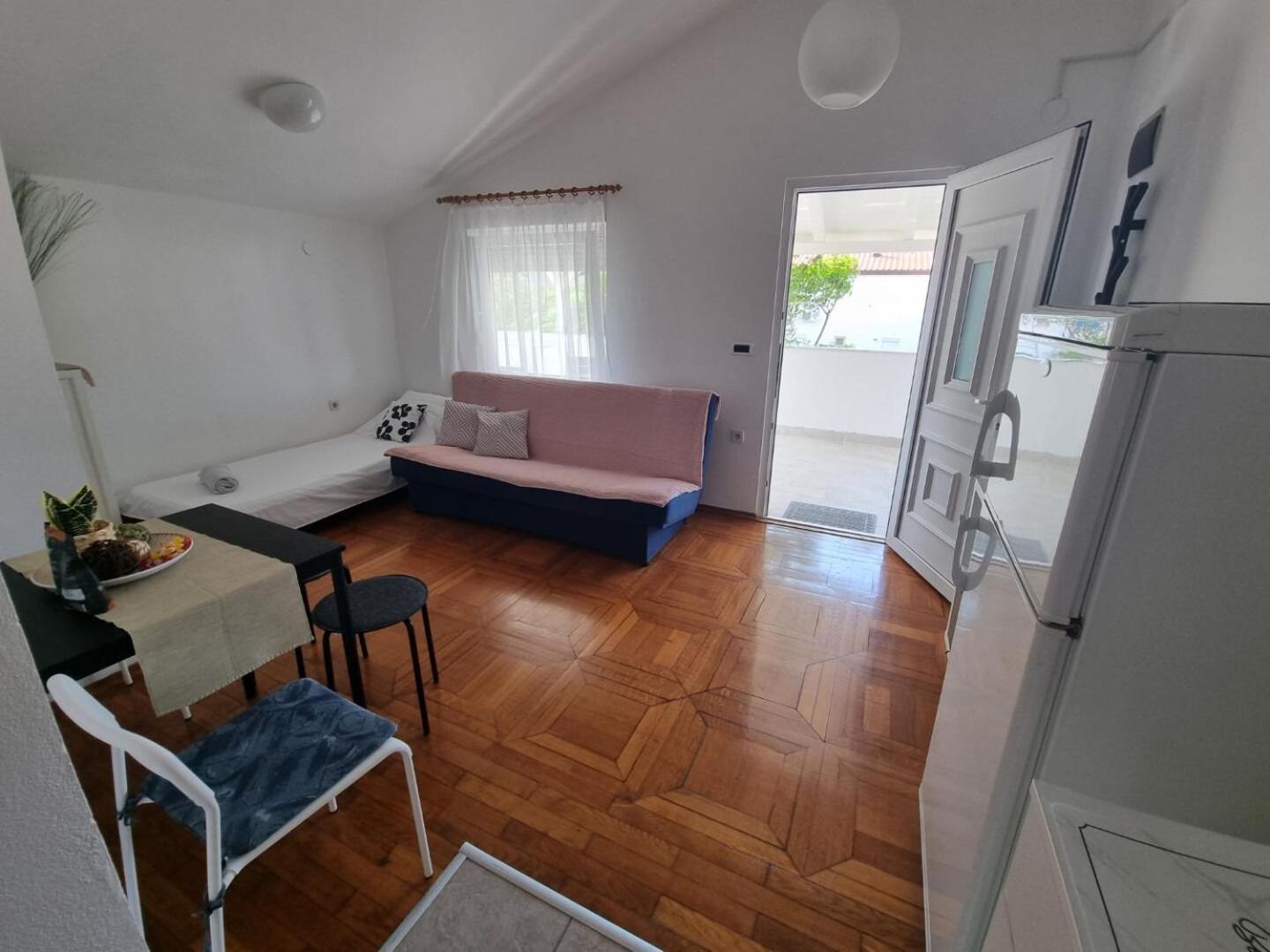 Rising Sun Apartment *